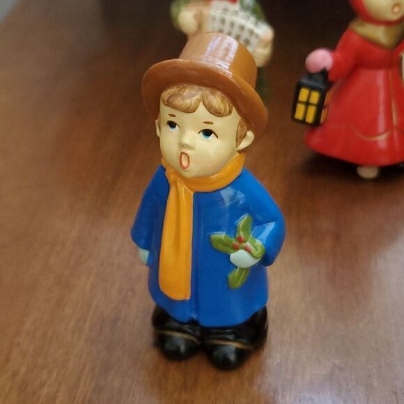 Set of 3 Ceramic Christimas Carolers - Picture 3 of 12